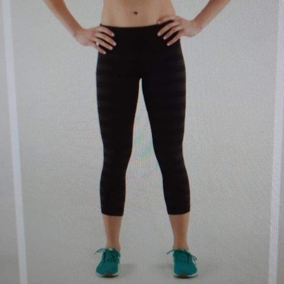 Lululemon Run Inspire Crop II black gray stripe 4 - Picture 2 of 14